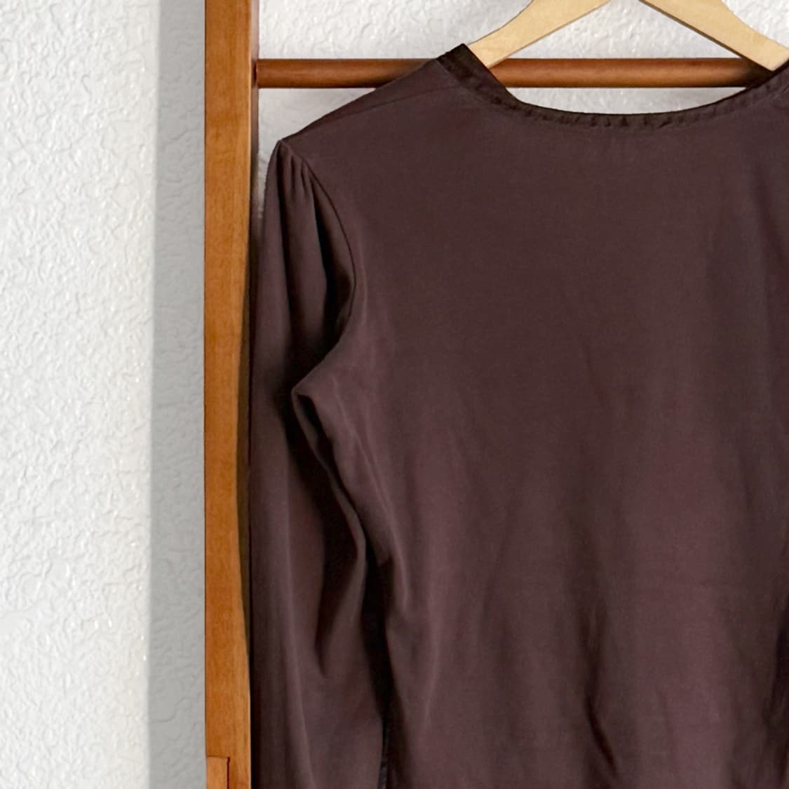 코코아 레이스 브이넥 티 상품이미지7