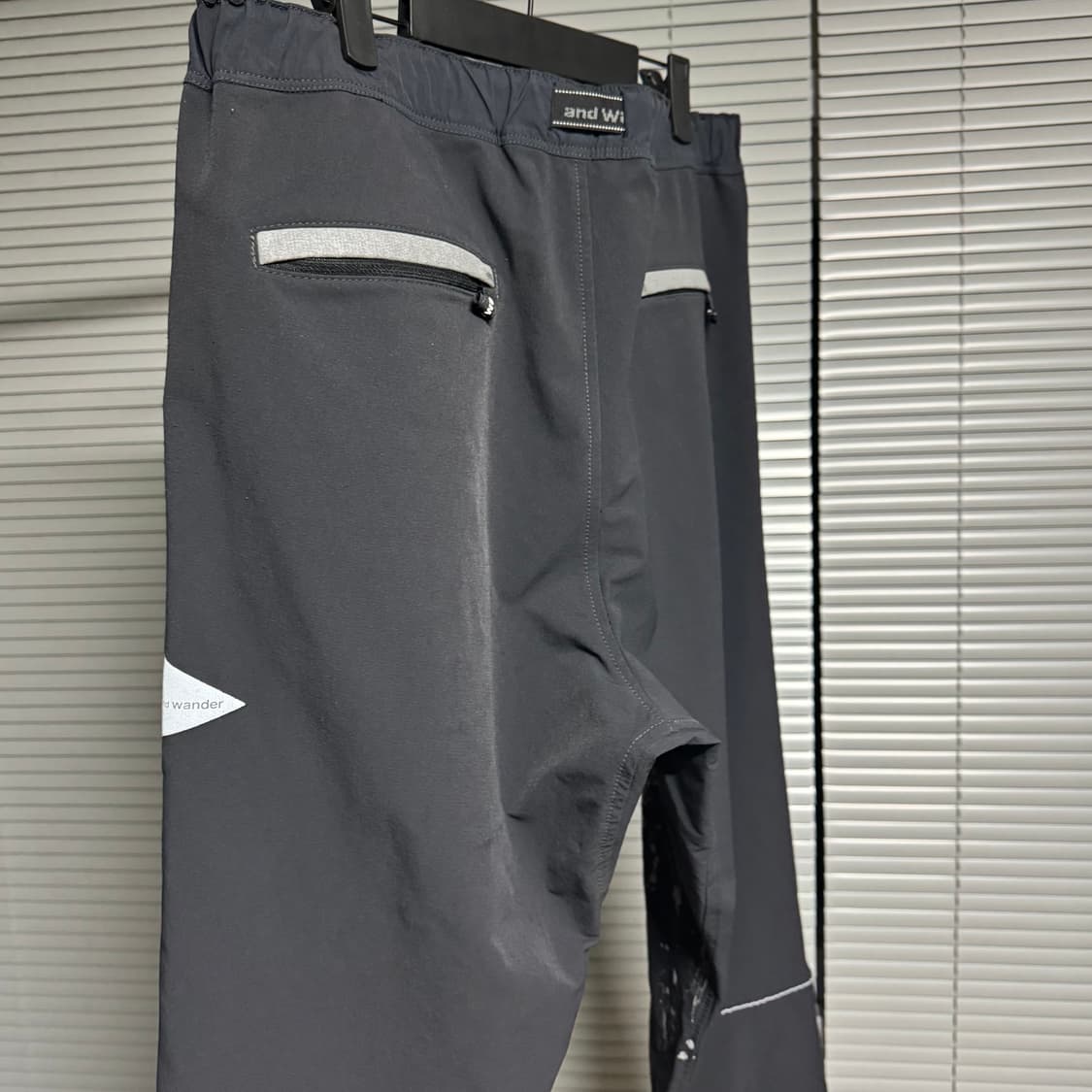 and wander painting track pants 상품이미지7