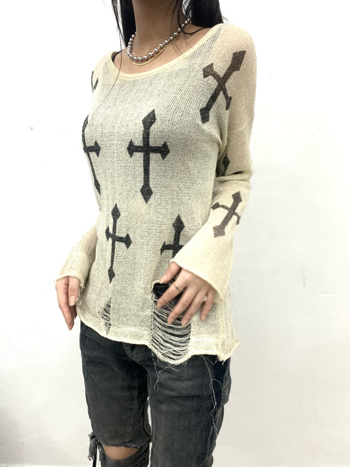 Cross detail distressed knit  상품이미지1