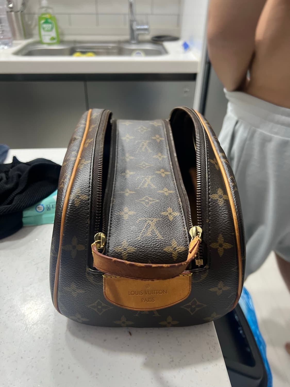 루이비통 돕키트 파우치 상품이미지2