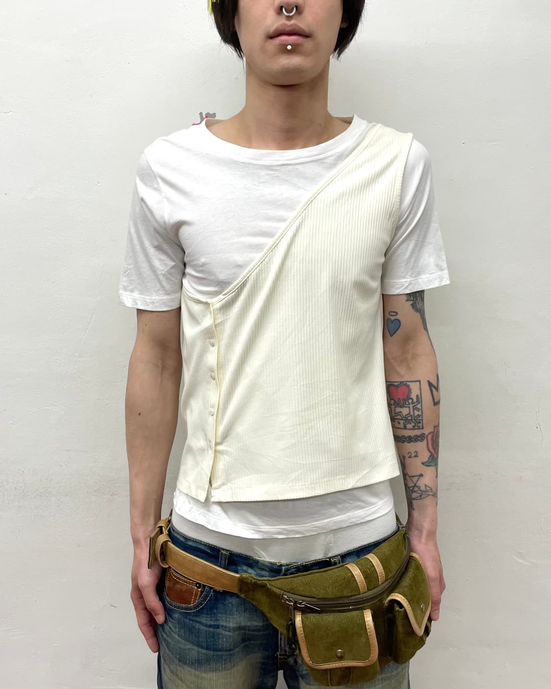 Beige Layered White T-Shirt  상품이미지1