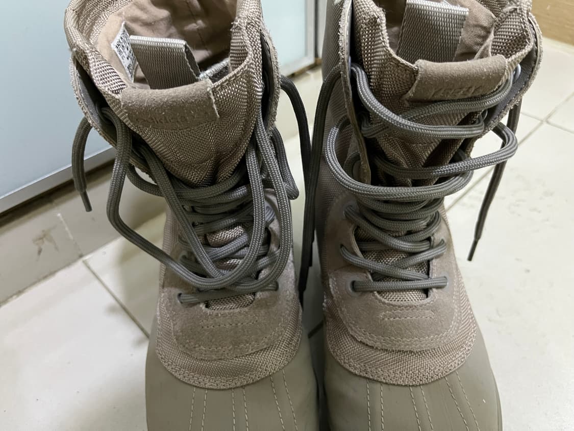 Yeezy 950 moon rock 상품이미지3