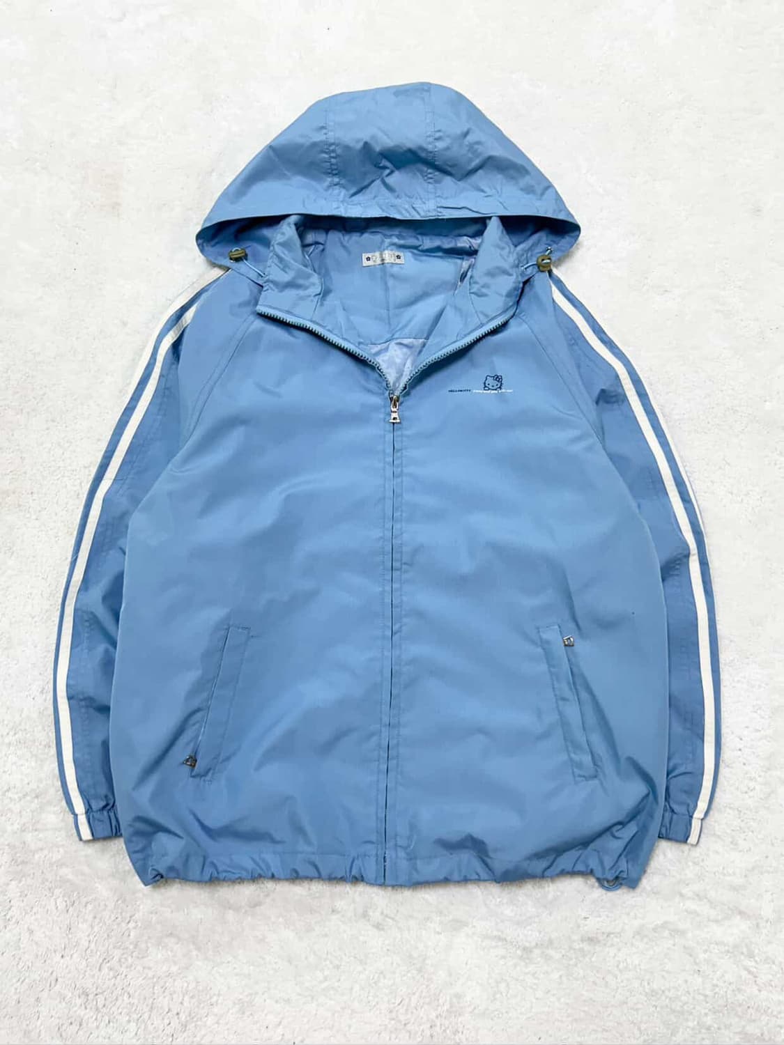 헬로키티 하늘 빅로고 바람막이 상품이미지5