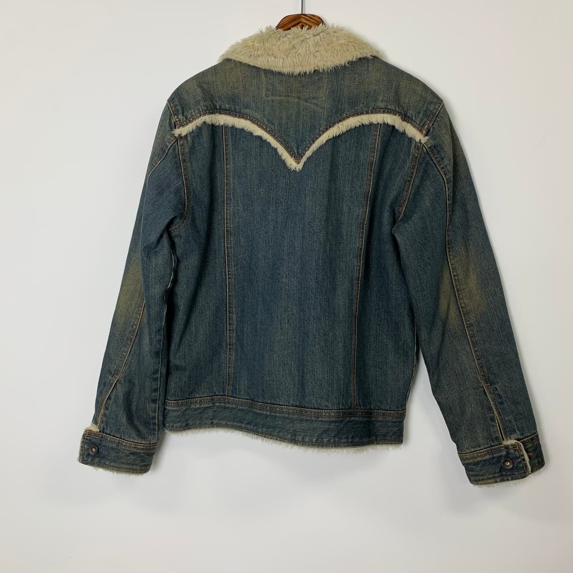 리바이스 레드탭 워싱 쉐르파 양털 데님 자켓 상품이미지3