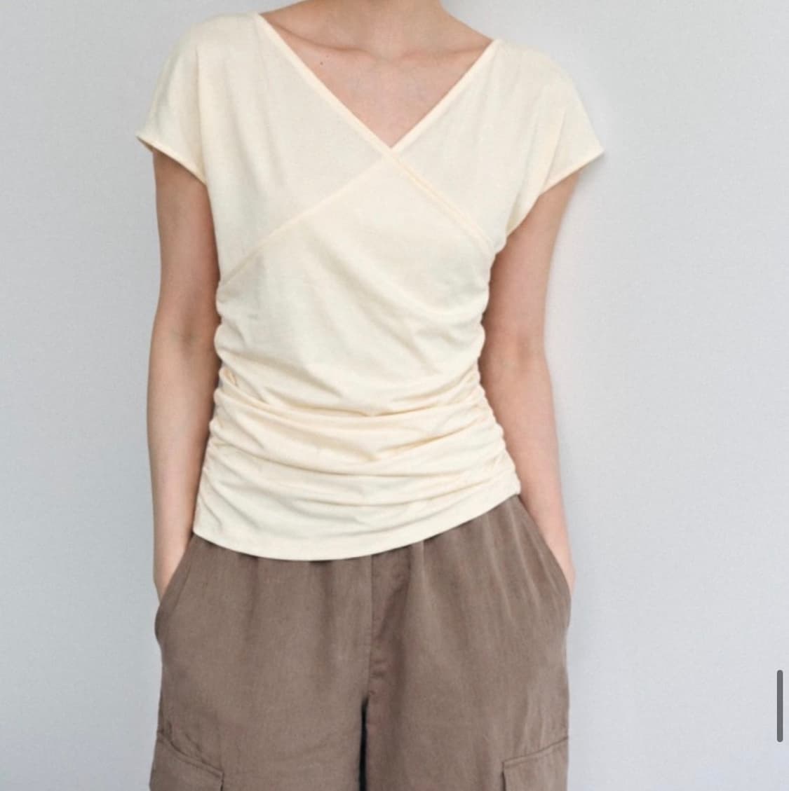 Hunch헌치 드레이프드 브이넥Wrap Draped V-Neck Top 상품이미지2