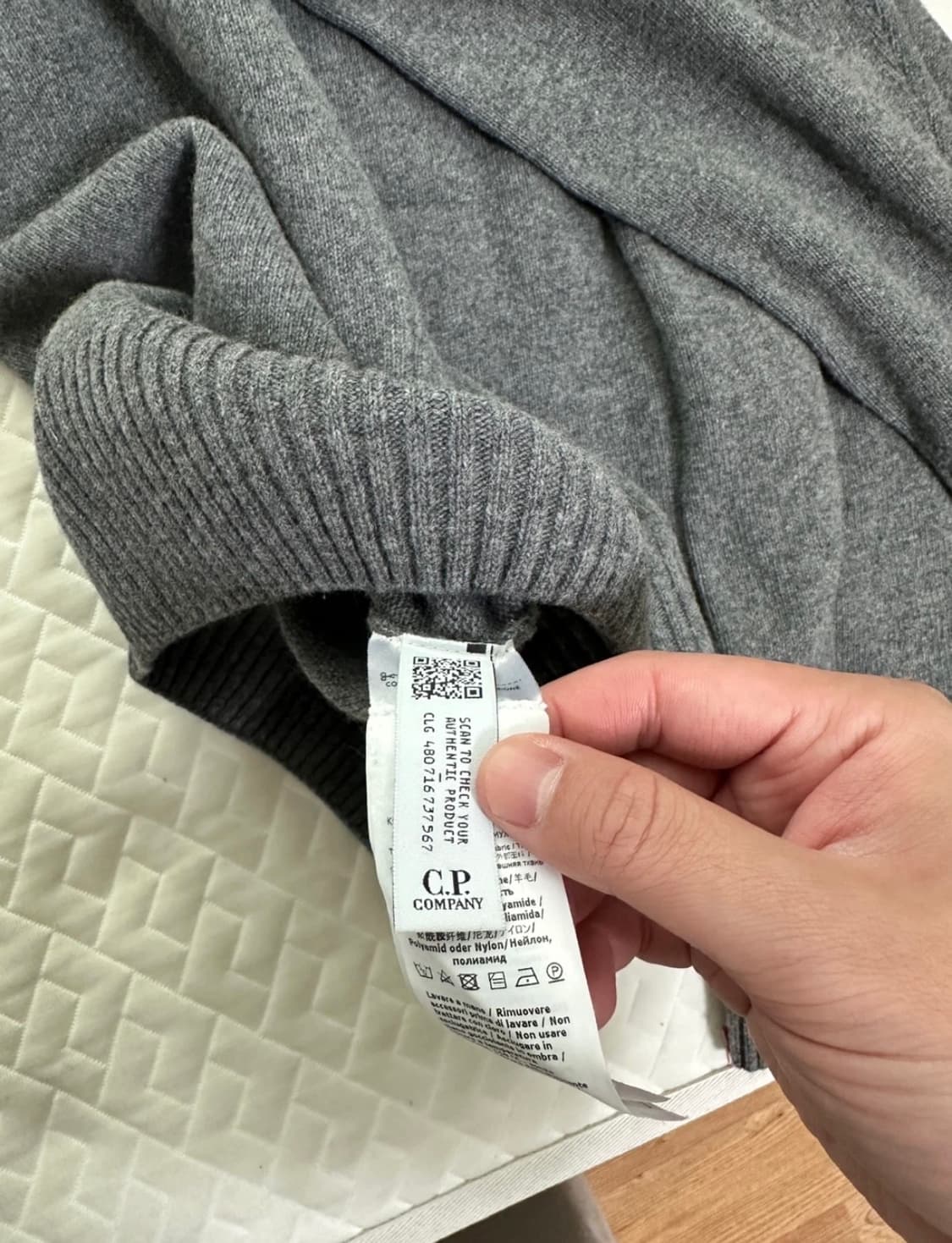 cp컴퍼니 맨투맨니트 상품이미지4