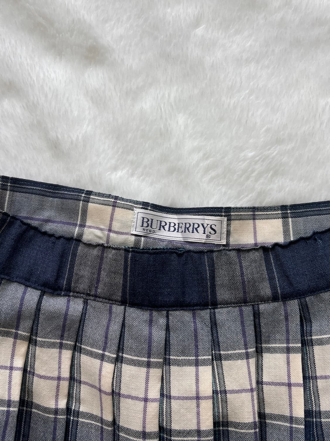 버버리 고전 체크 플리츠 미디스커트 상품이미지2