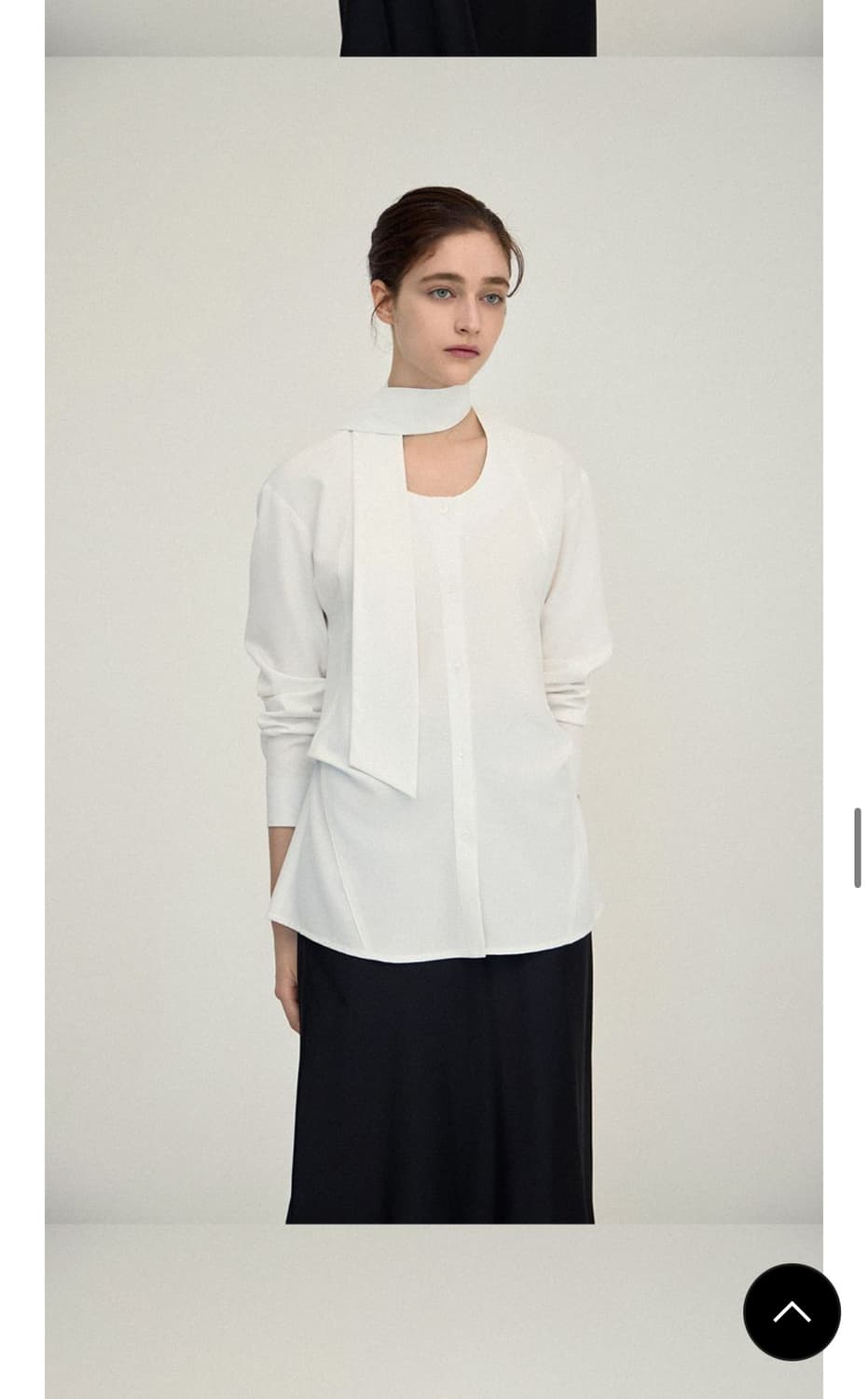 녹섭 스쿱 블라우스 새상품 상품이미지3