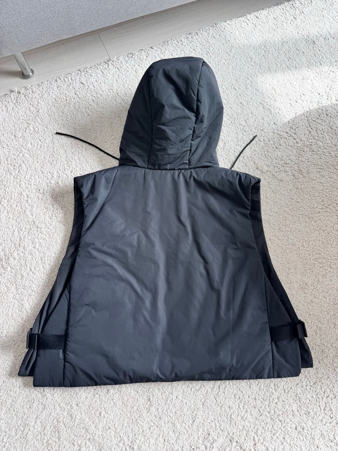 코스 버클사이드 패디드 후드 질레 상품이미지3