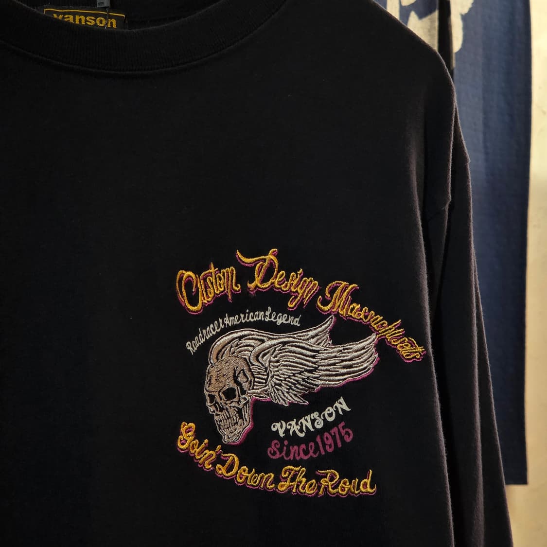 밴슨 레더 스컬 자수 블랙 롱슬리브 상품이미지6