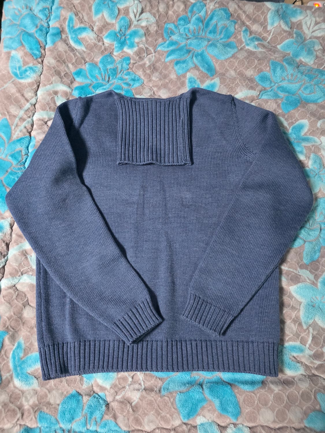 자노네 터틀넥 판매합니다 상품이미지1