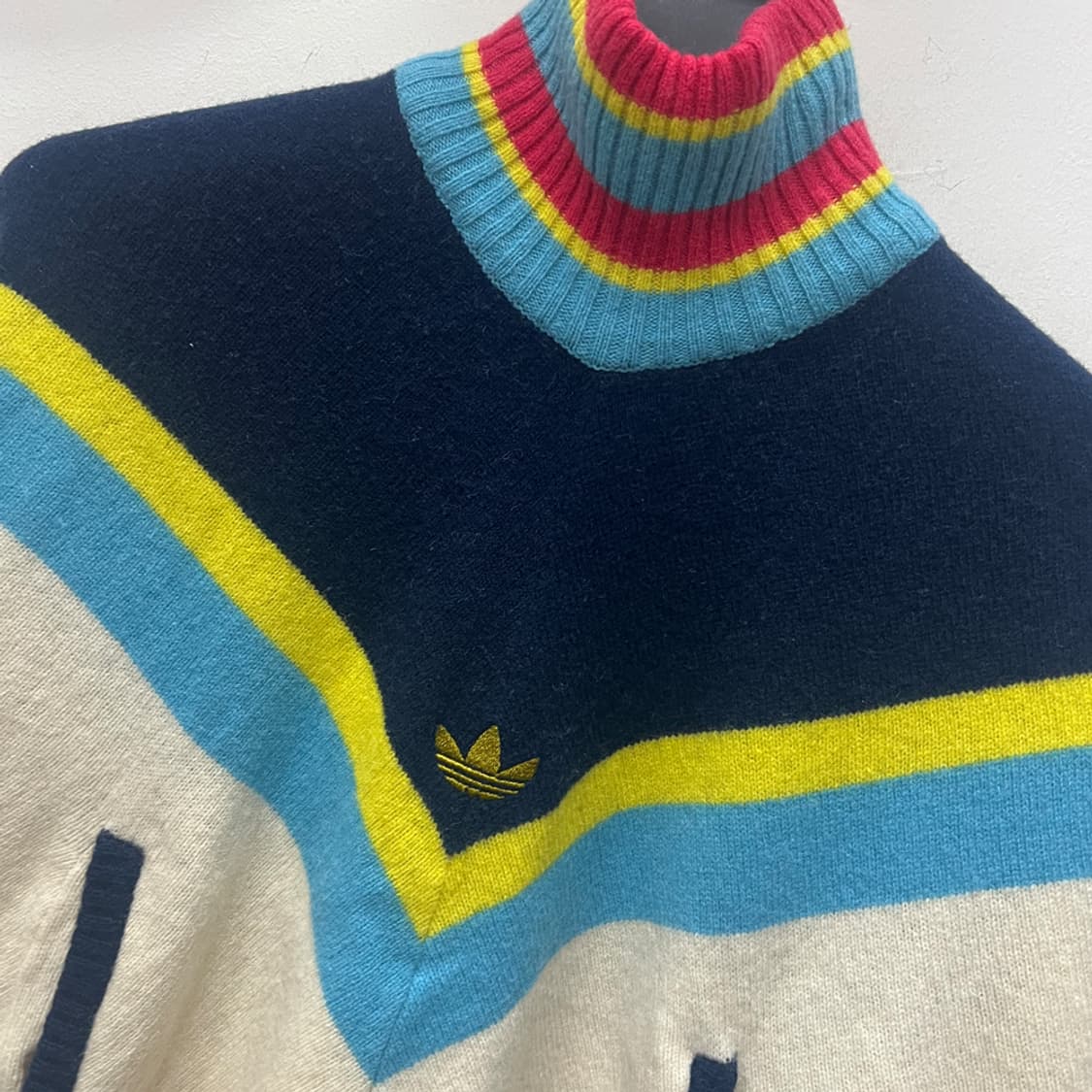 00s 아디다스 카를로 그루버 터틀넥 울 니트 숄 판초 90 상품이미지3