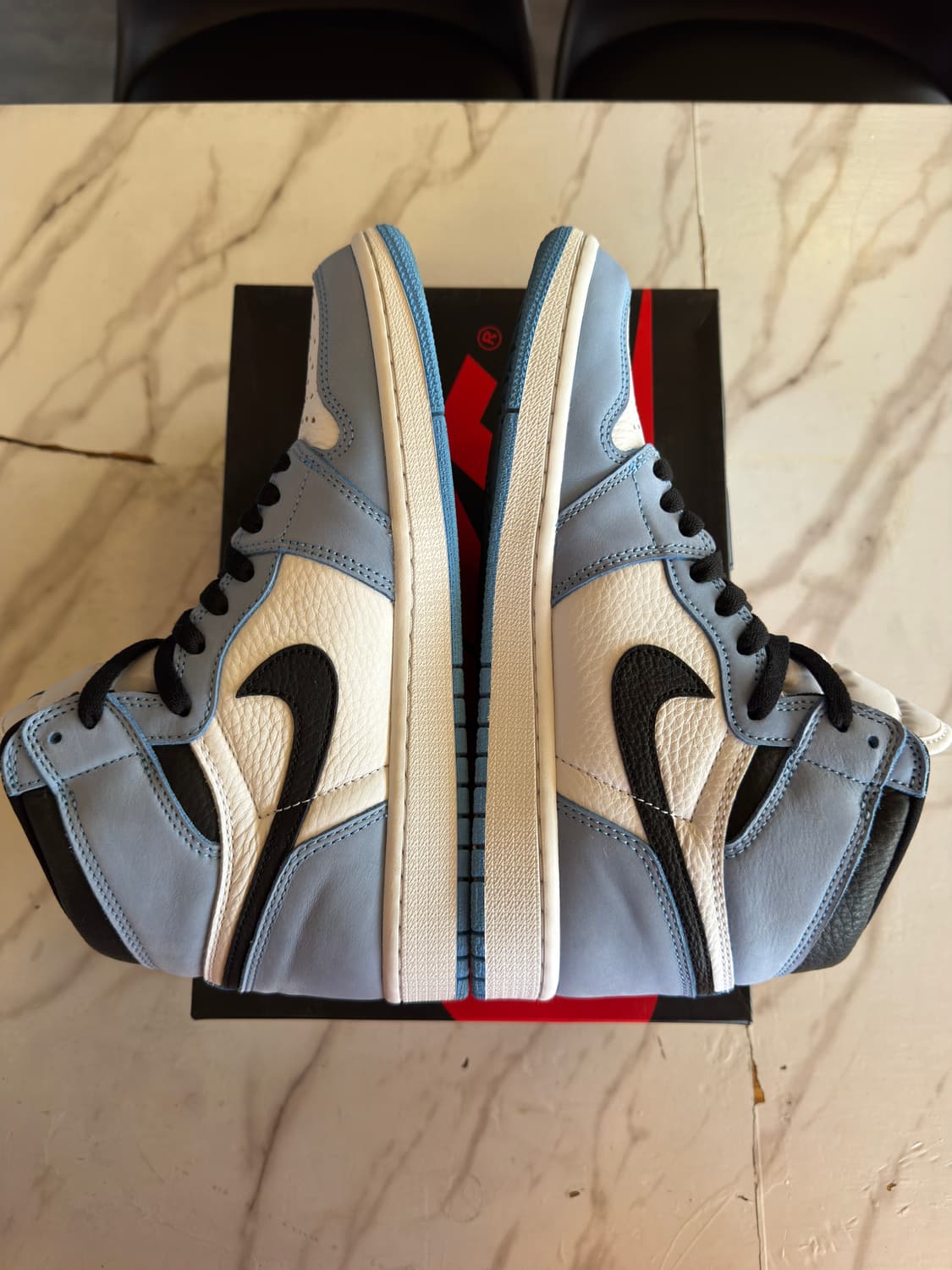 조던1 레트로 하이 OG 유니버시티 블루 265 팝니다 상품이미지3