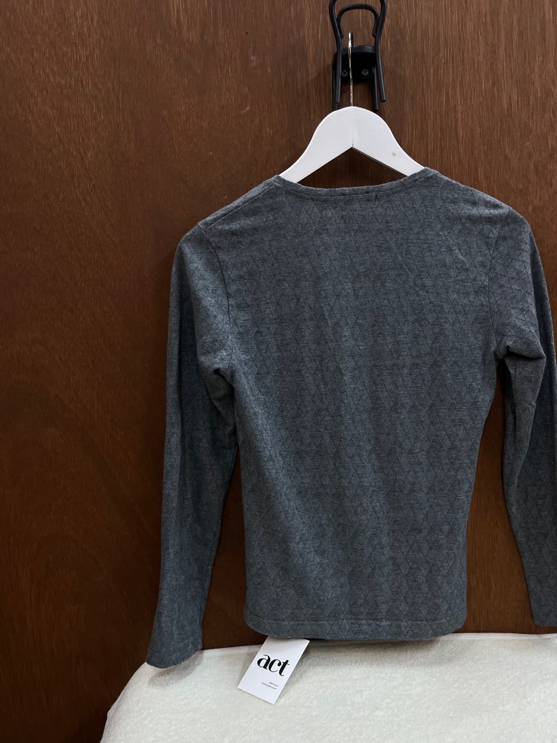 버버리 블랙 로고 롱슬리브  상품이미지6