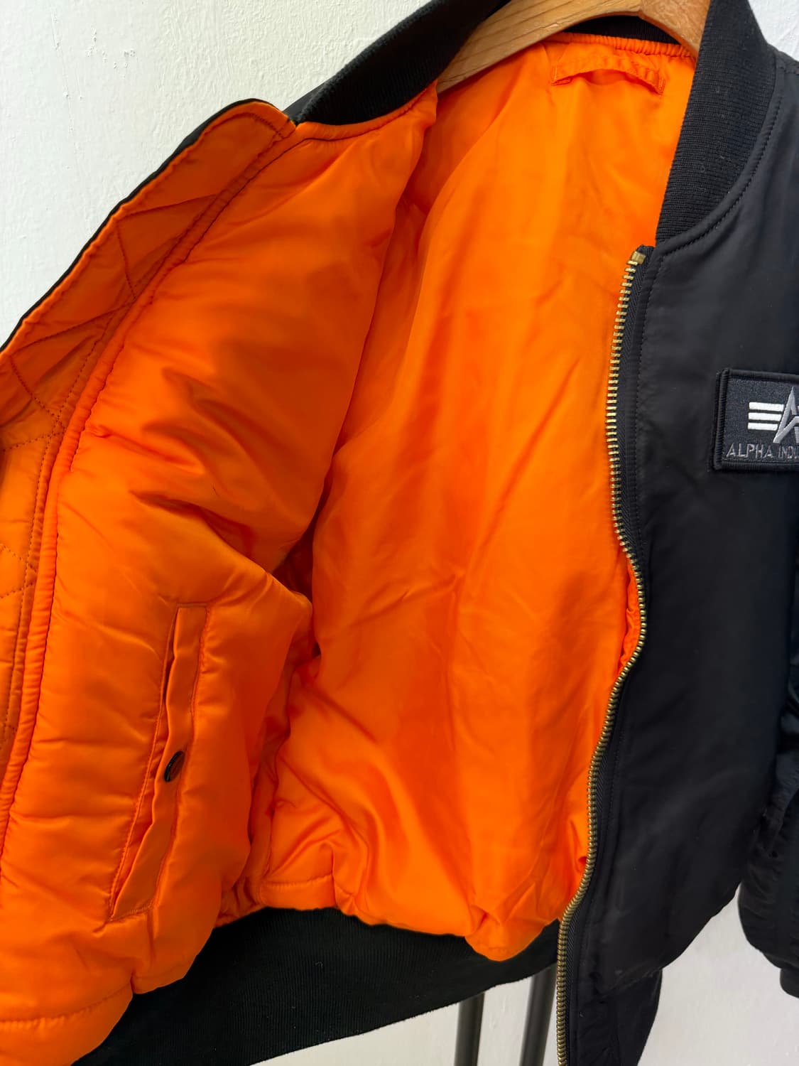 정품) 알파인더스트리 MA-1 블랙 패치 봄버 자켓 S 상품이미지6