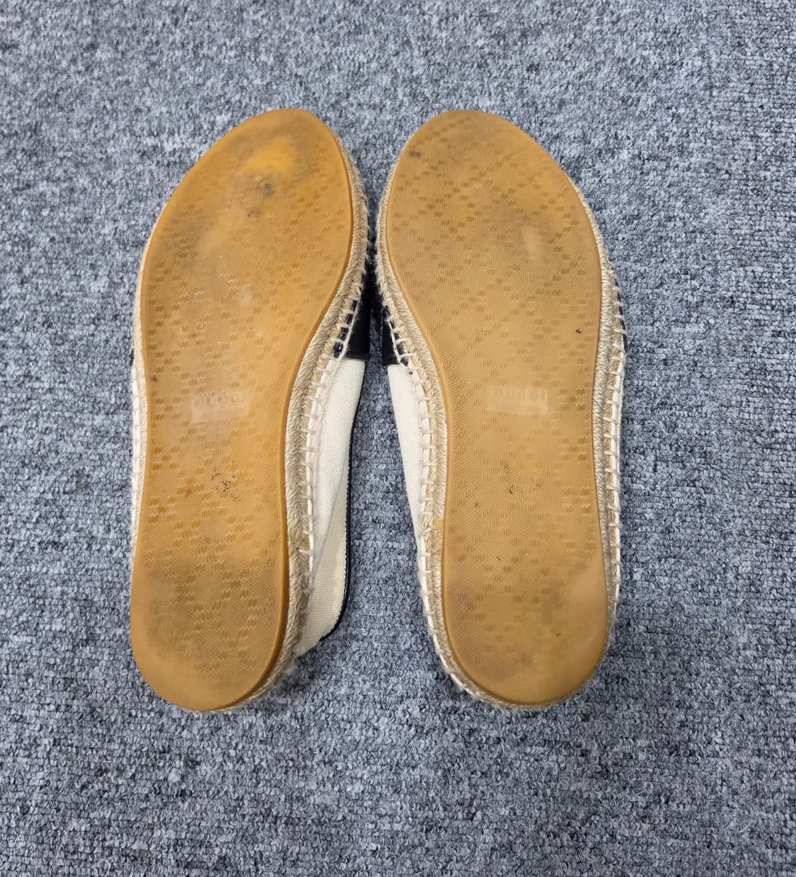 구찌 GG 인터로킹 시그니처 레더 에스파드류 슬립온 36 상품이미지7