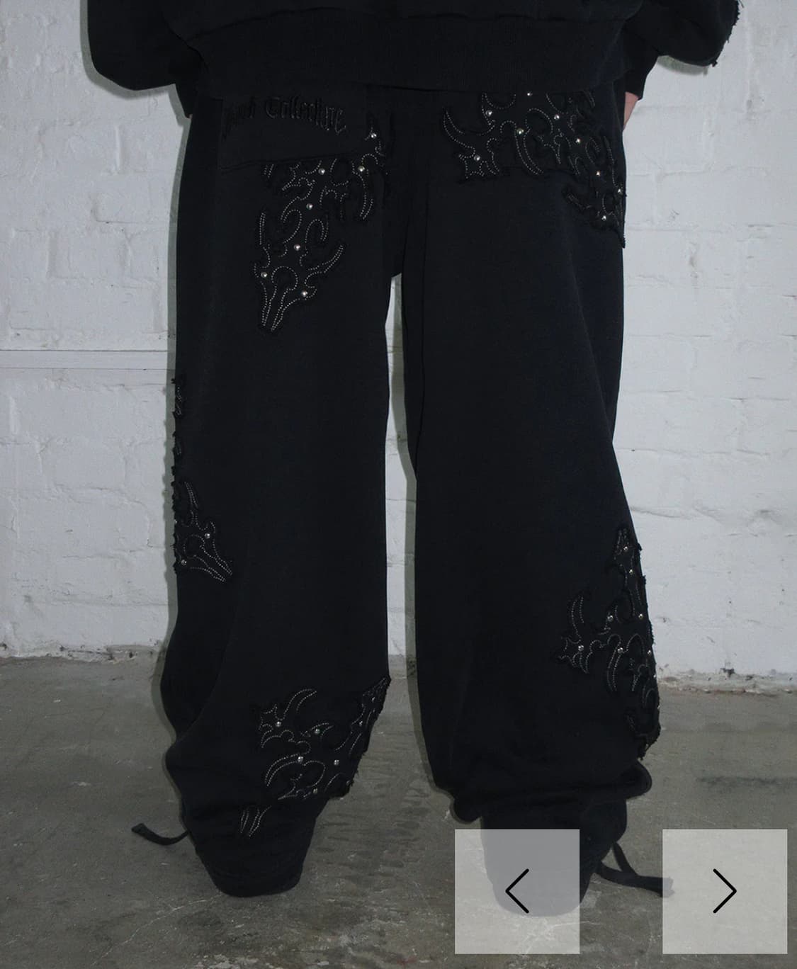 SINNER STUDDED OVERSIZED SWEATPANTS BLAC 상품이미지2