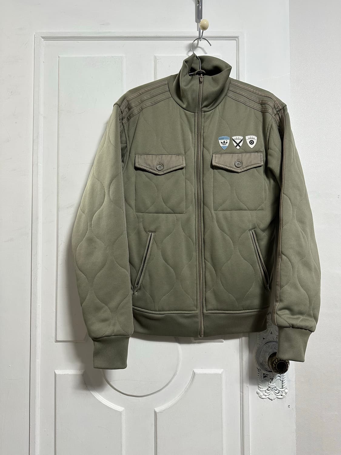 아디다스 로고 퀄팅 자켓 상품이미지1