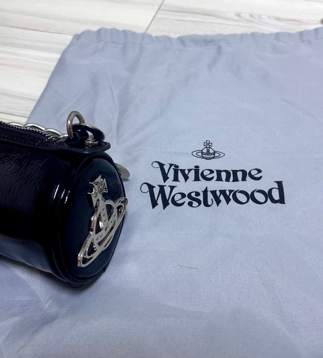 비비안 웨스트우드 검정 신디 실린더백 체인 숄더백 상품이미지3