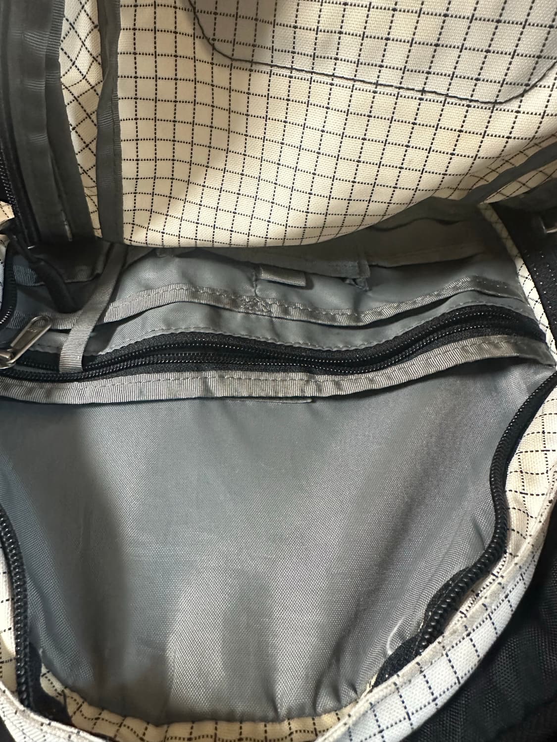 노스페이스 핫 샷 백팩 30L NEM2DI03 상품이미지3