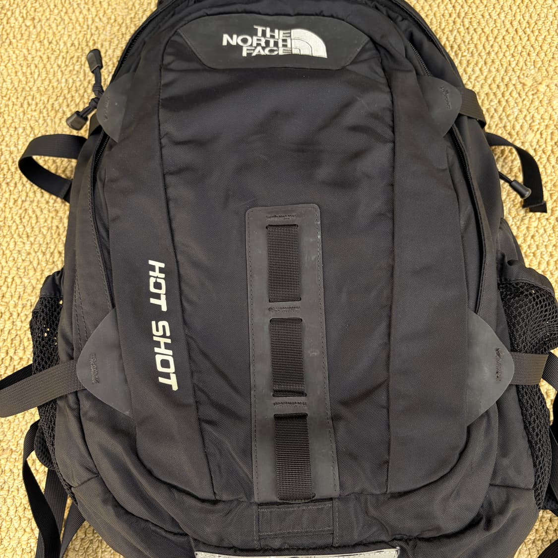 노스페이스 핫샷 블랙 백팩 28L 상품이미지2