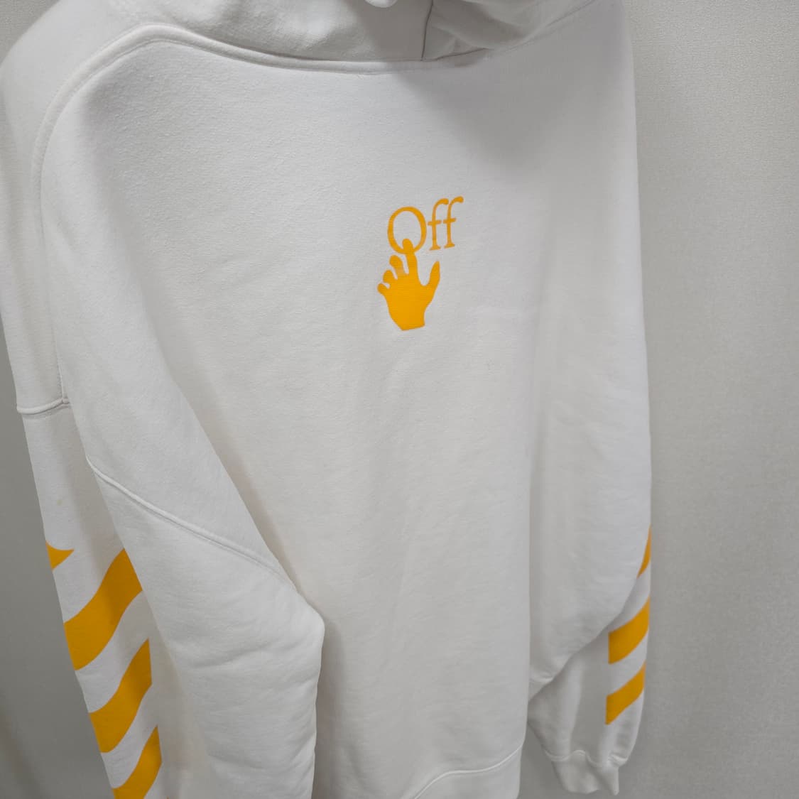 오프화이트 카라바조 후드티 xl사이즈 105 판매 상품이미지2