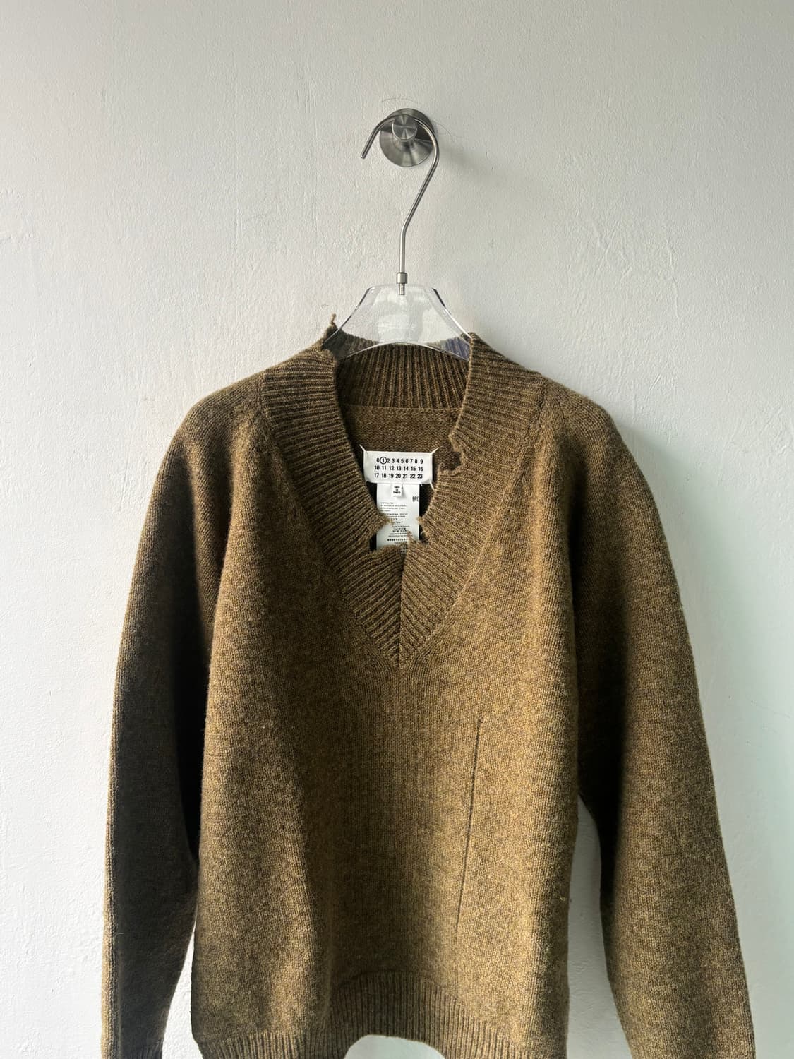 마르지엘라 디스트레싱 브이넥 스웨터 상품이미지5