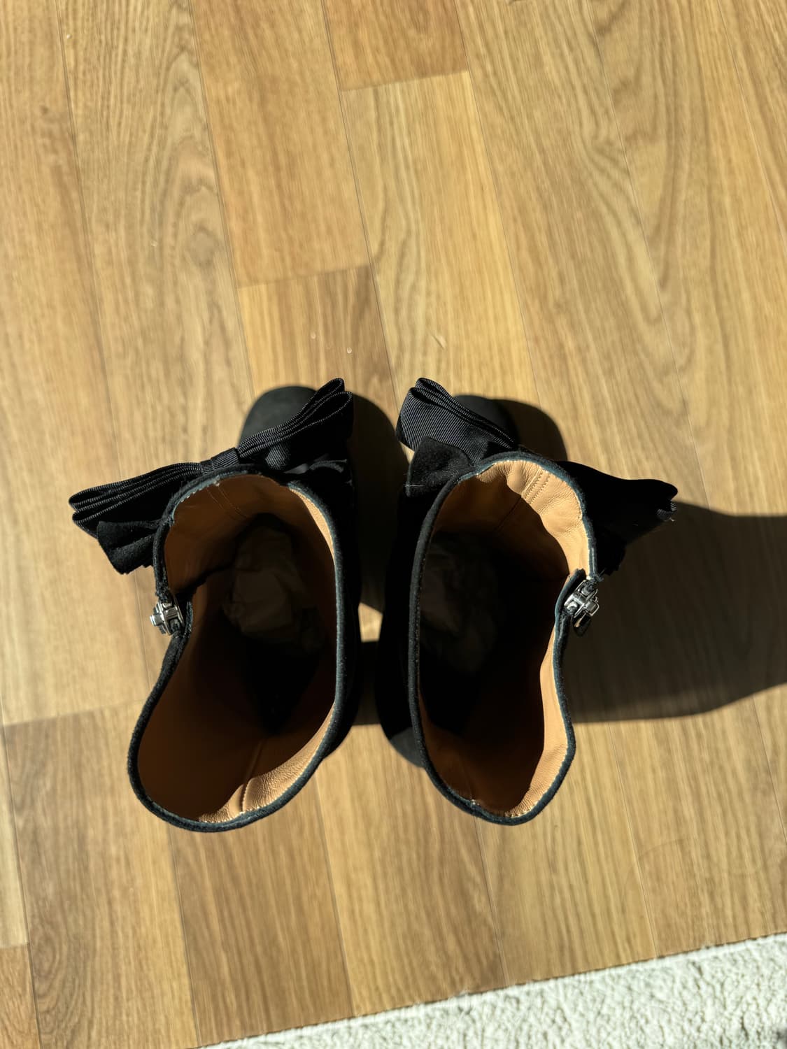 로랑스 디케이드(Laurence Dacade) 스웨이드 리본 앵클 부츠 상품이미지7