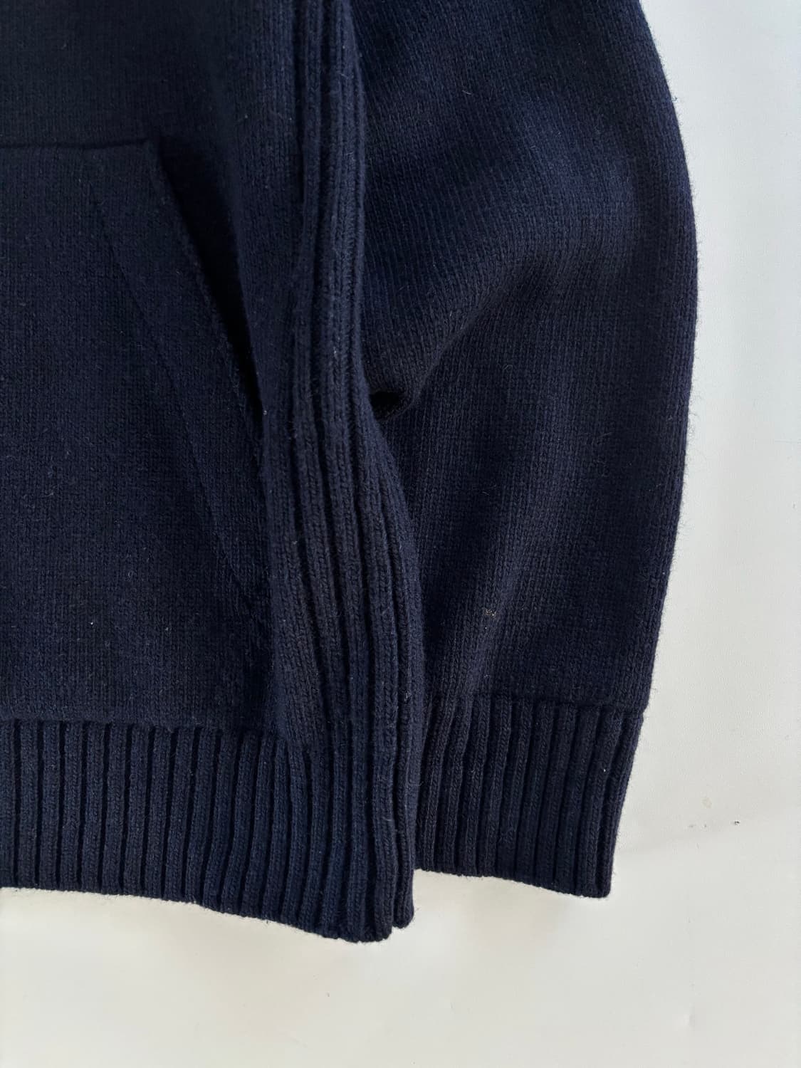 Stone-Island 스톤 아일랜드 와펜 네이비컬러 니트 후드집업 상품이미지7