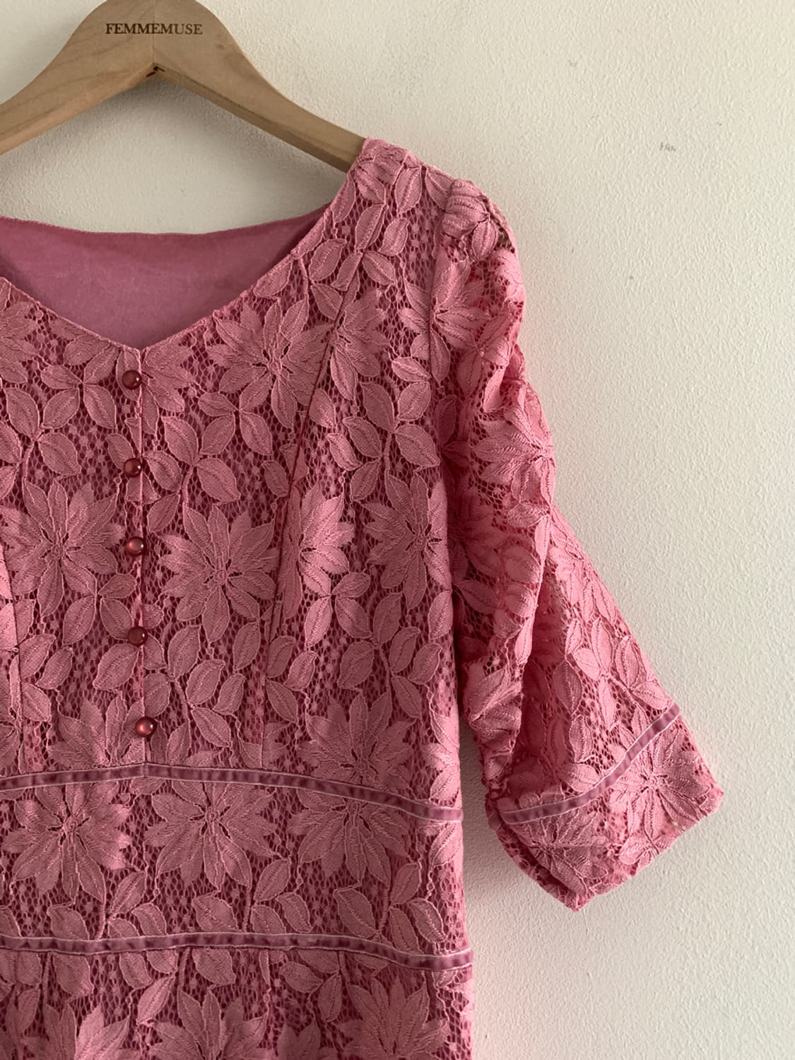 Lace Embroidery V Neck Button Dress 상품이미지4