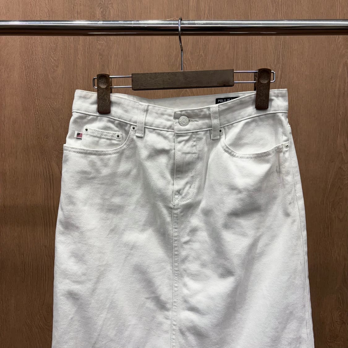 폴로 진스 데님 미니 스커트 밑단 컷오프 포켓 로고 탭 디테일 화이트 상품이미지4