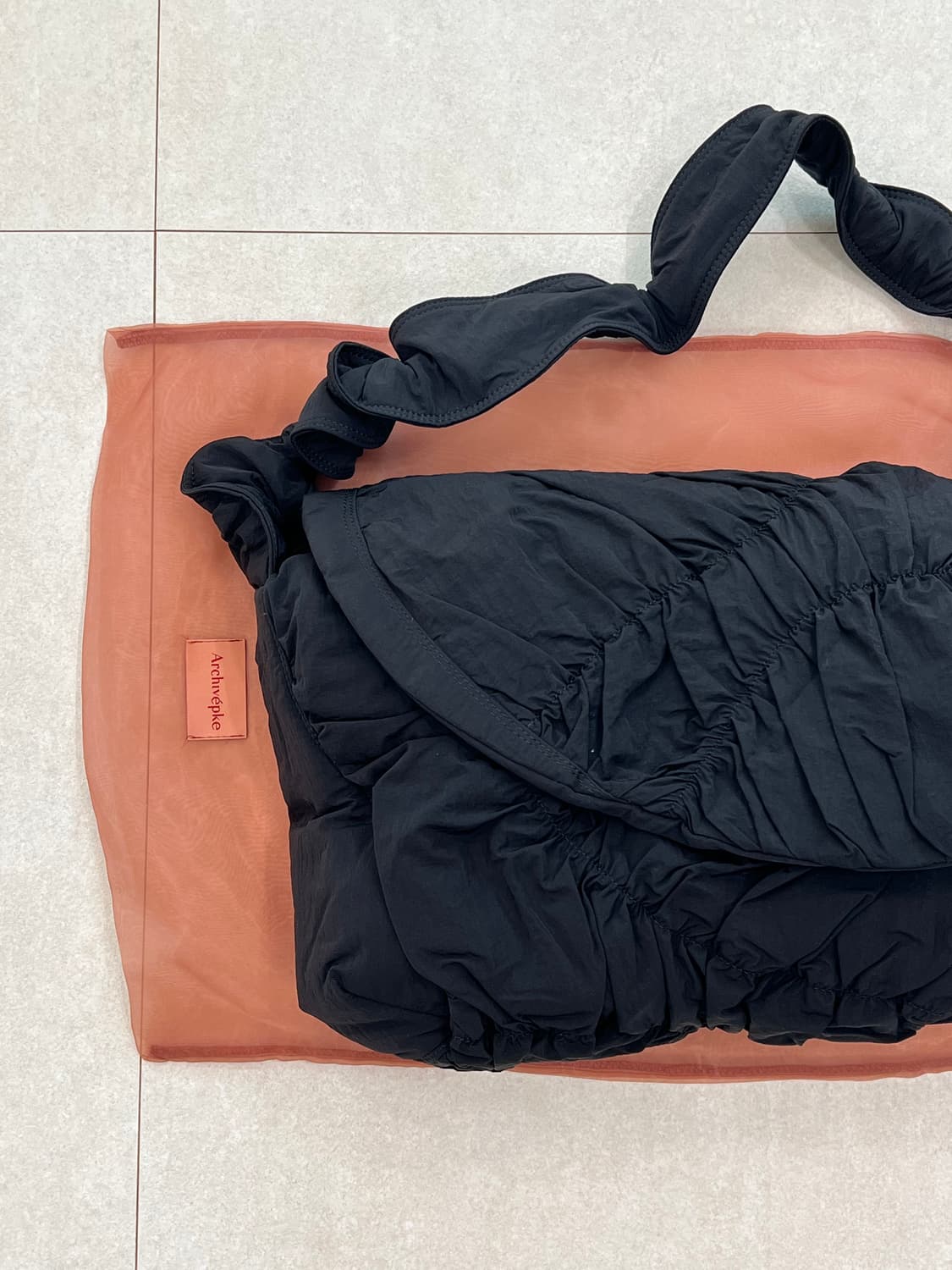 새상품) 아카이브앱크 패딩백 구름백  타이메일백 숄더&크로스 상품이미지7