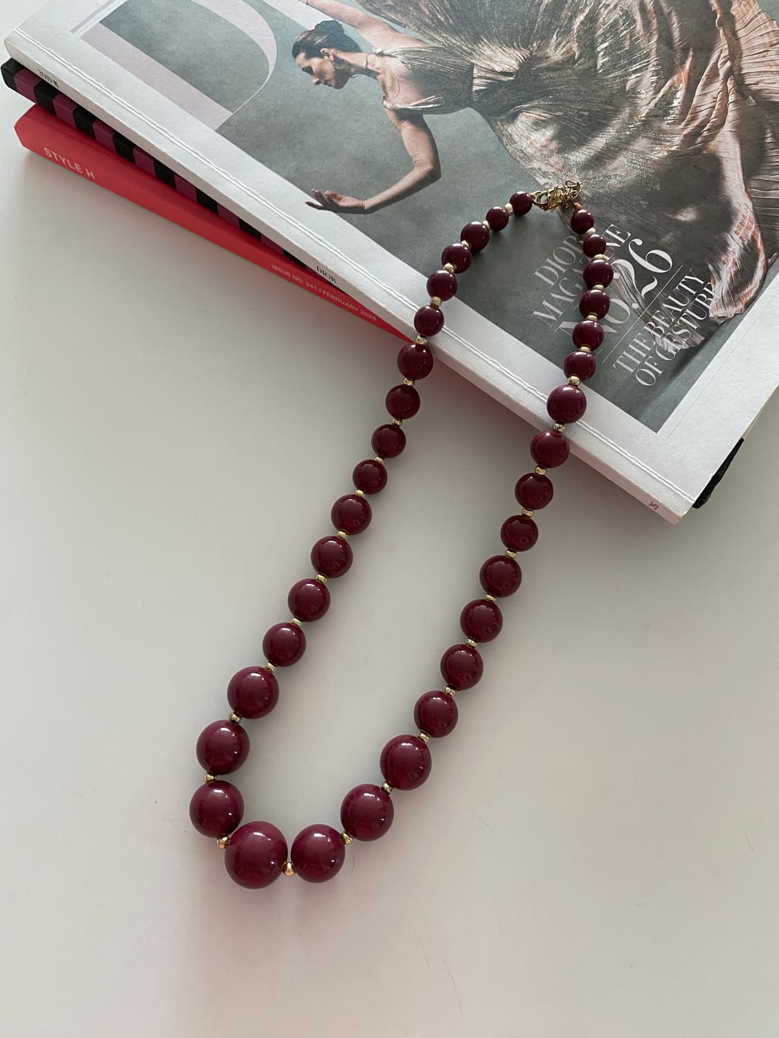 버건디 라운드 비즈 목걸이 상품이미지1