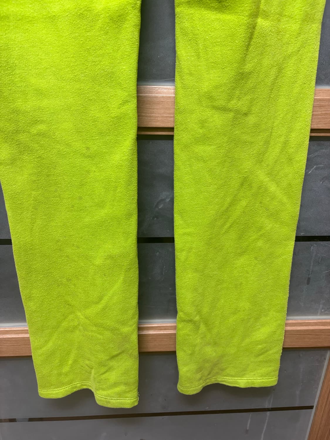 희귀.힐튼맛)) 홀리스터 로우라이즈 트랙팬츠 yellowgreen 상품이미지8