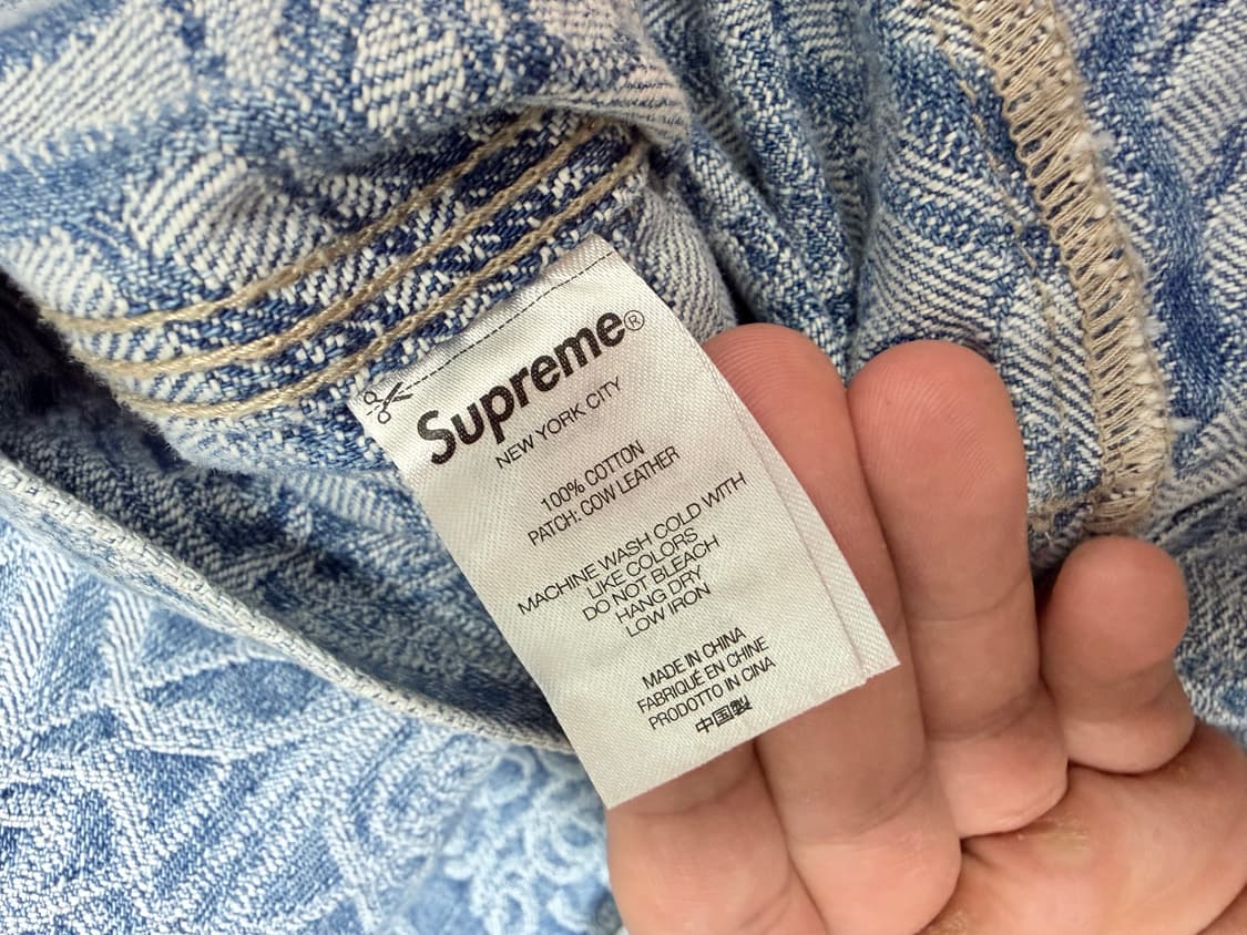 슈프림 스크립트 자카드 데님 트러커 자켓 워시드 블루 - 22FW 상품이미지4