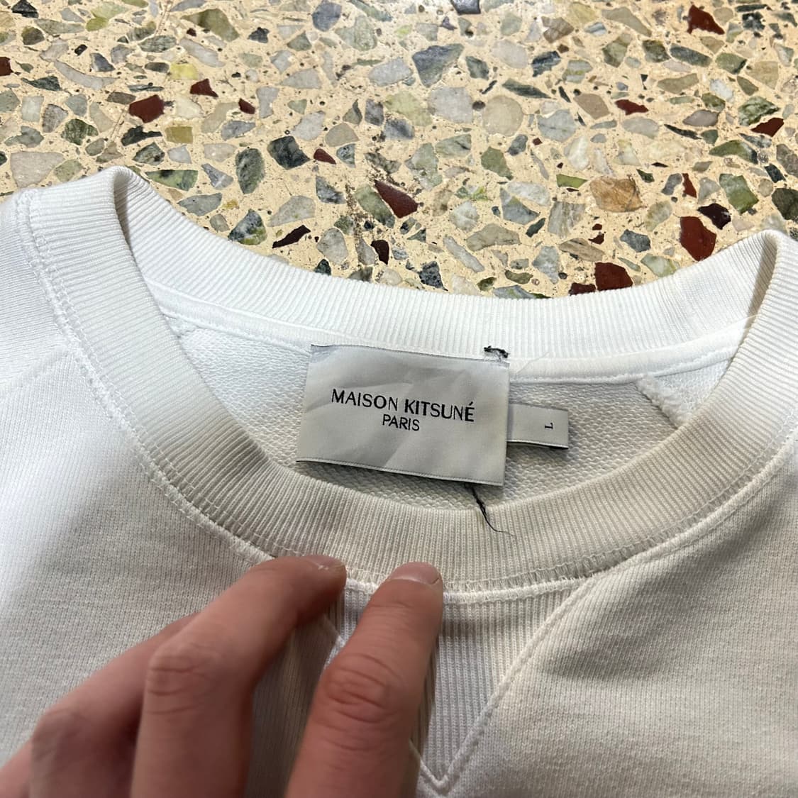 메종키츠네(Maison Kitsune) 화이트 폭스 헤드 맨투맨 상품이미지5