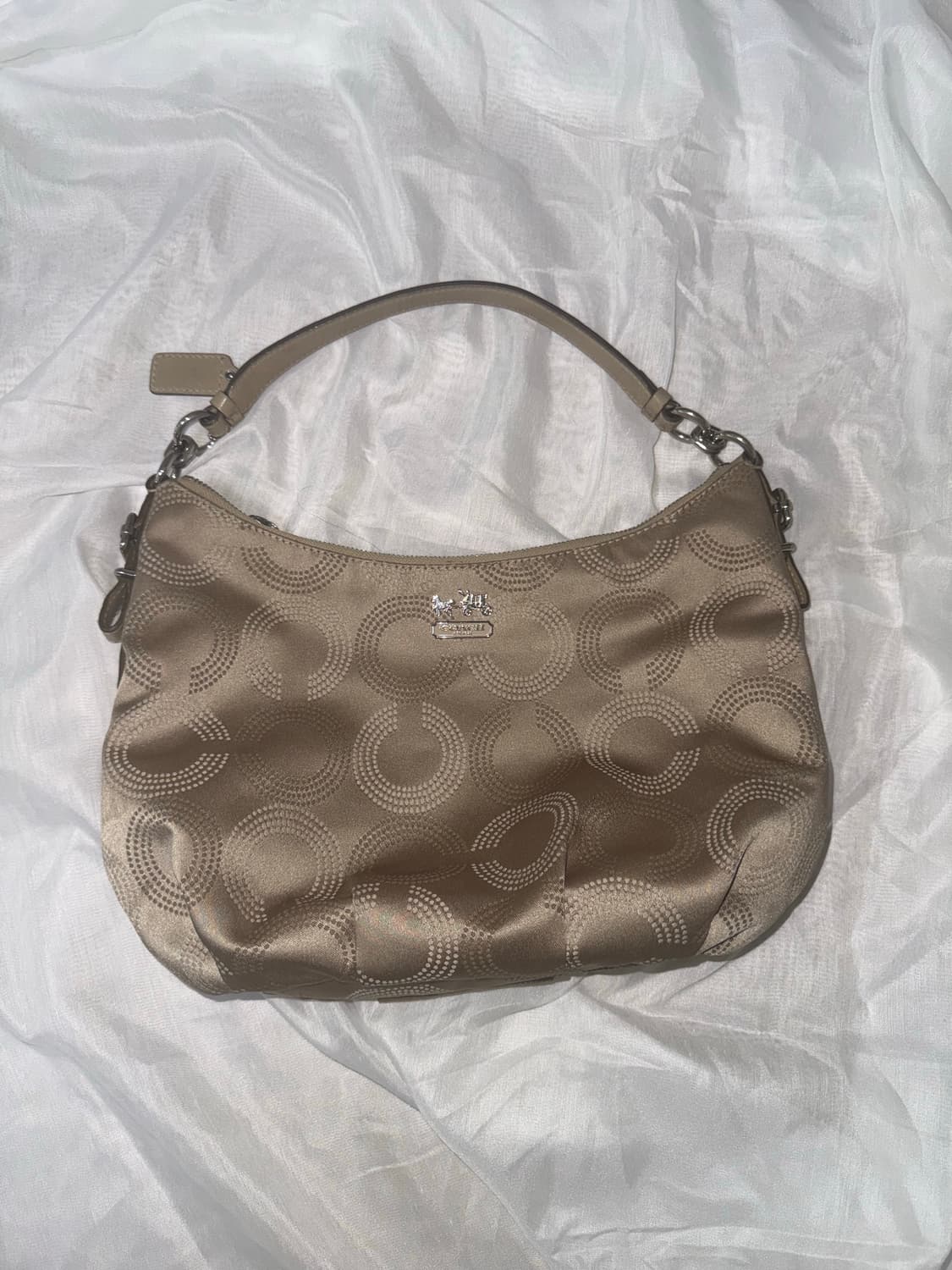 코치 베이지 숄더백 상품이미지1