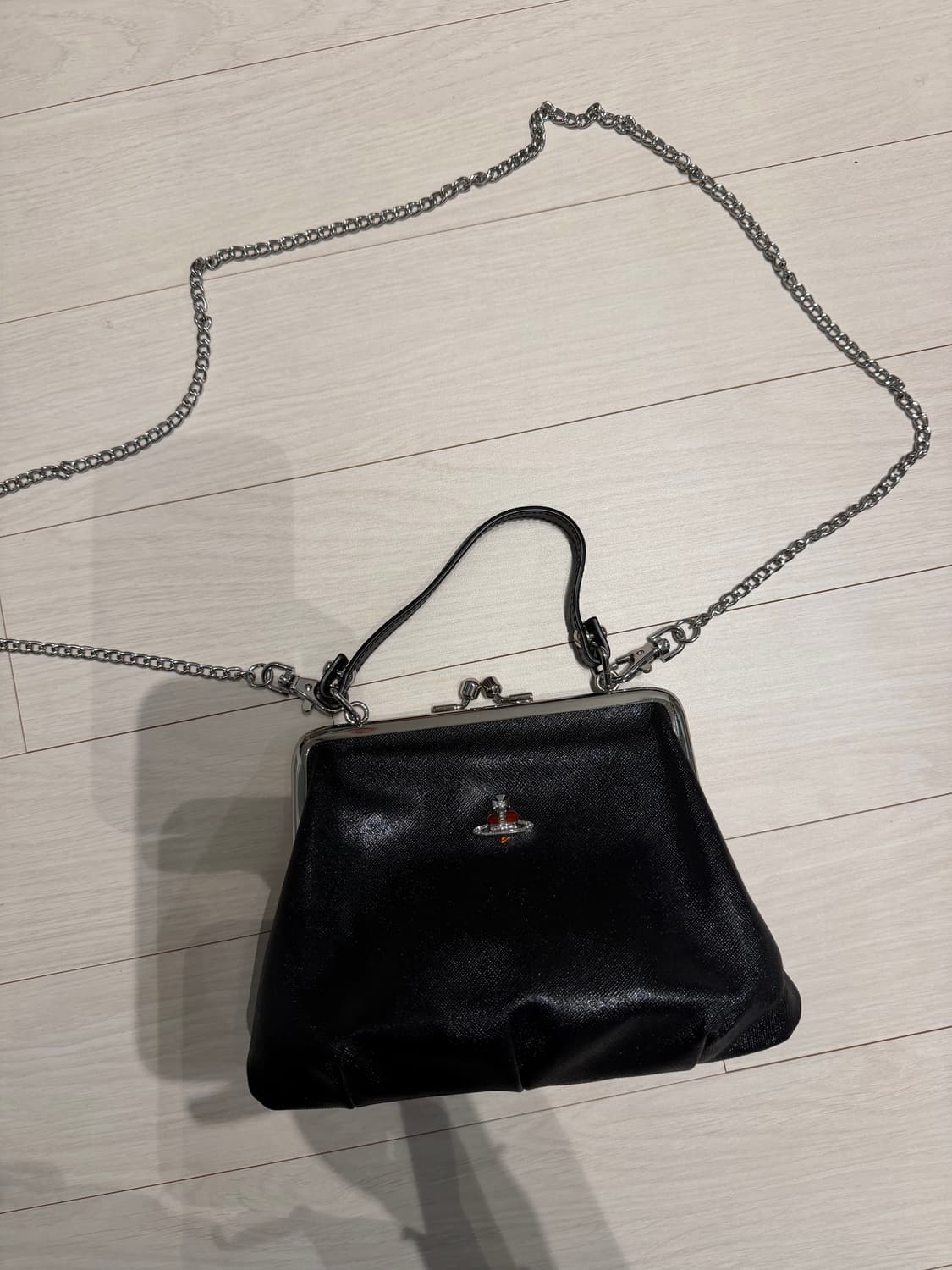 vivienne westwood 그레니 프레임 퍼스 블랙  상품이미지5