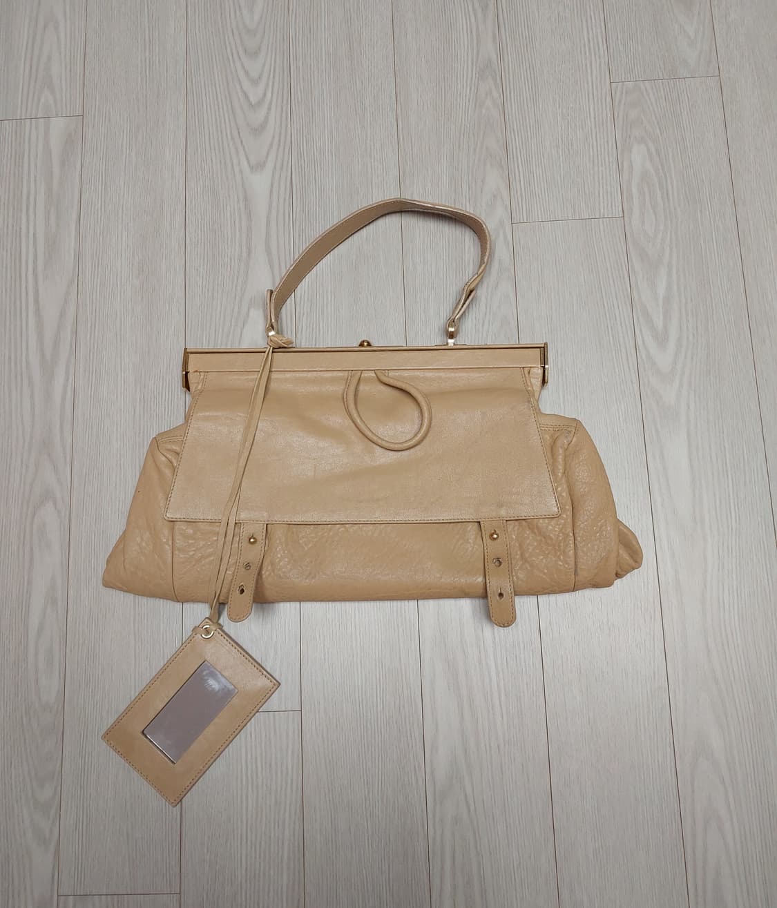 발렌시아가 클래식 레더 투웨이백 베이지 상품이미지3