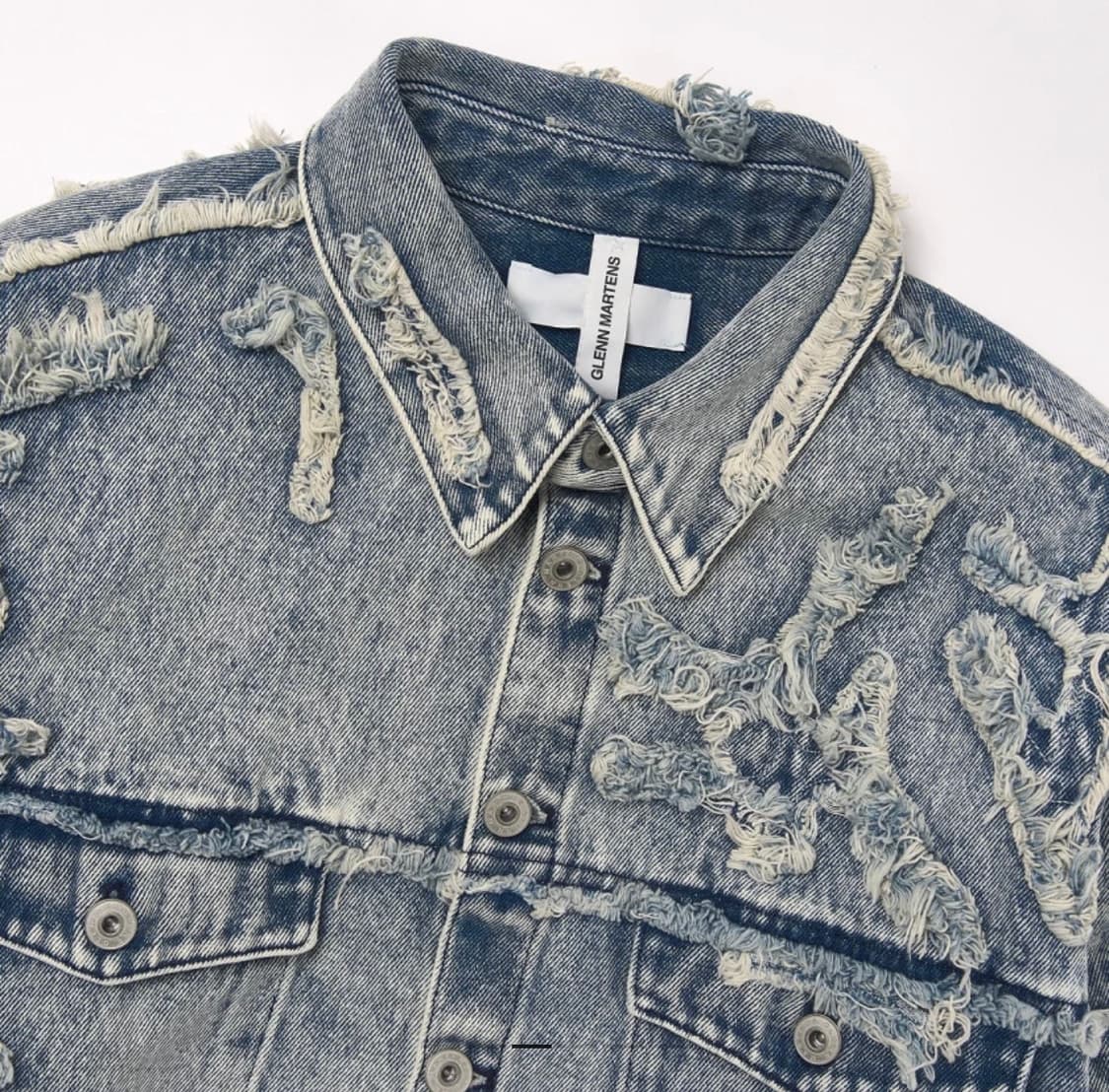 H&M 글렌마틴스 디스트레스드 룩 데님 셔츠 라이트 데님 블루 상품이미지3