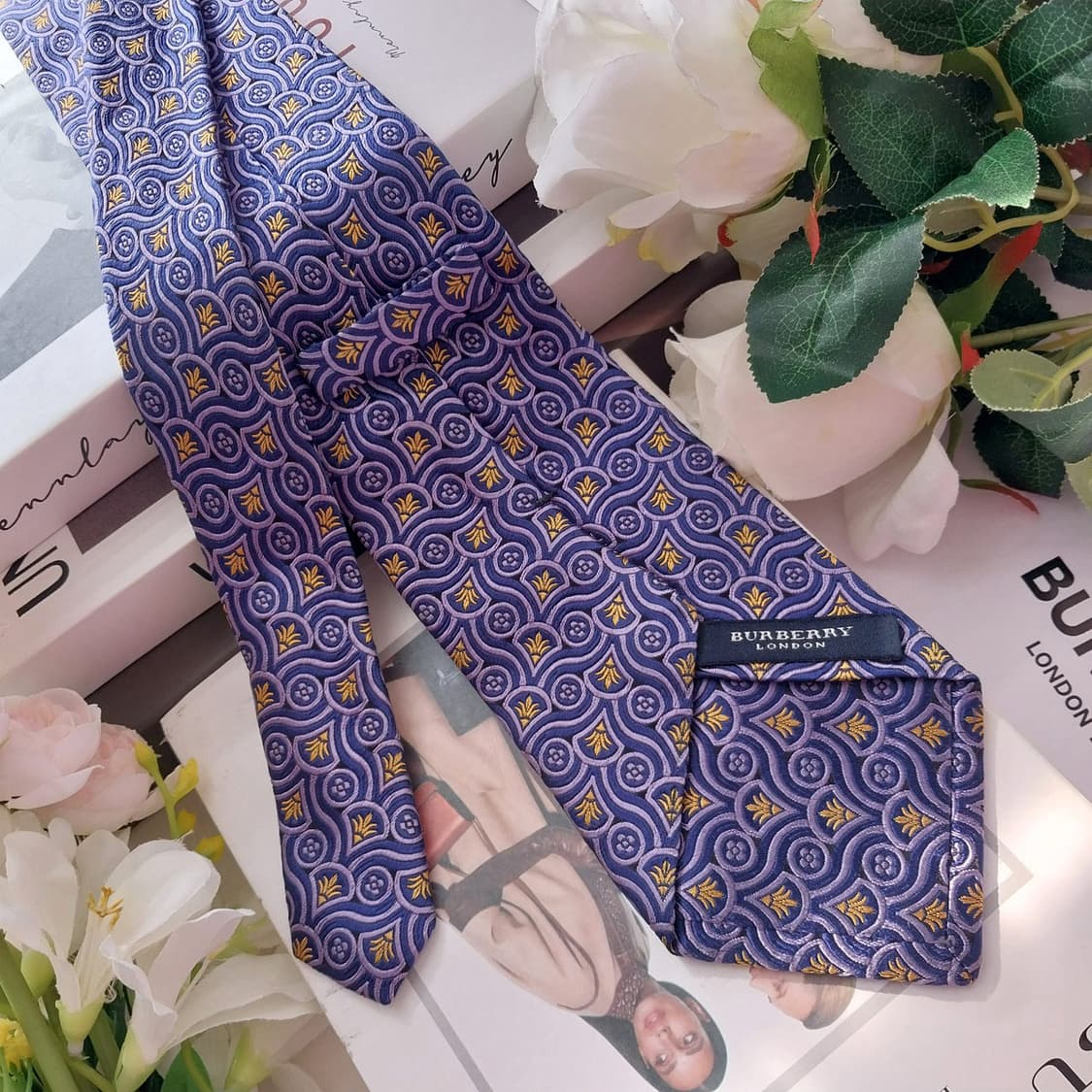 버버리 실크 퍼플 자카드 넥타이 9.5cm A+등급 K1310
 상품이미지4