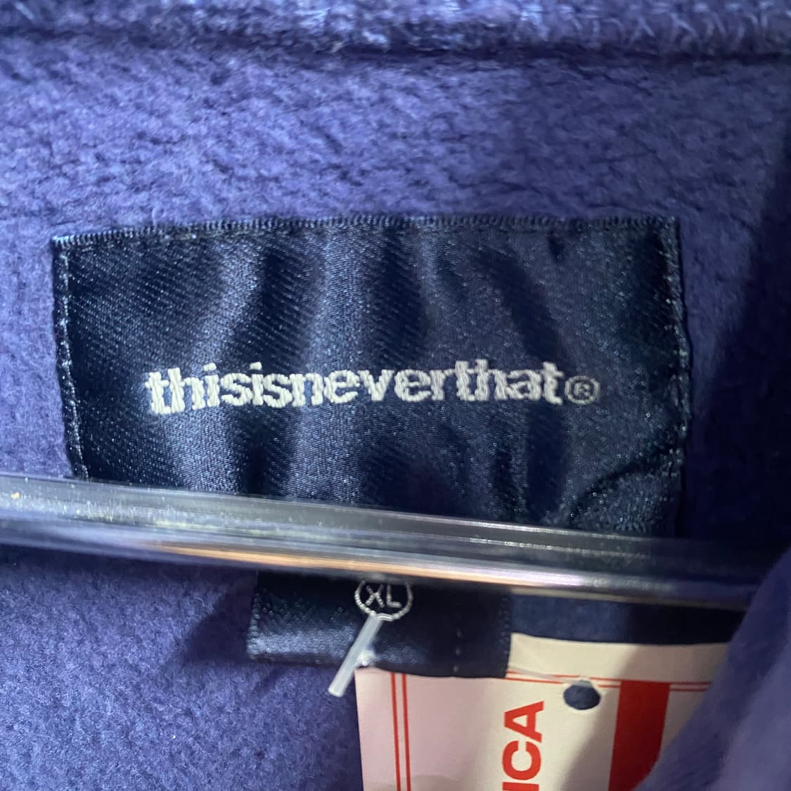 디스이즈네버댓 화이트로고 네이비 후드티 B3861 상품이미지4