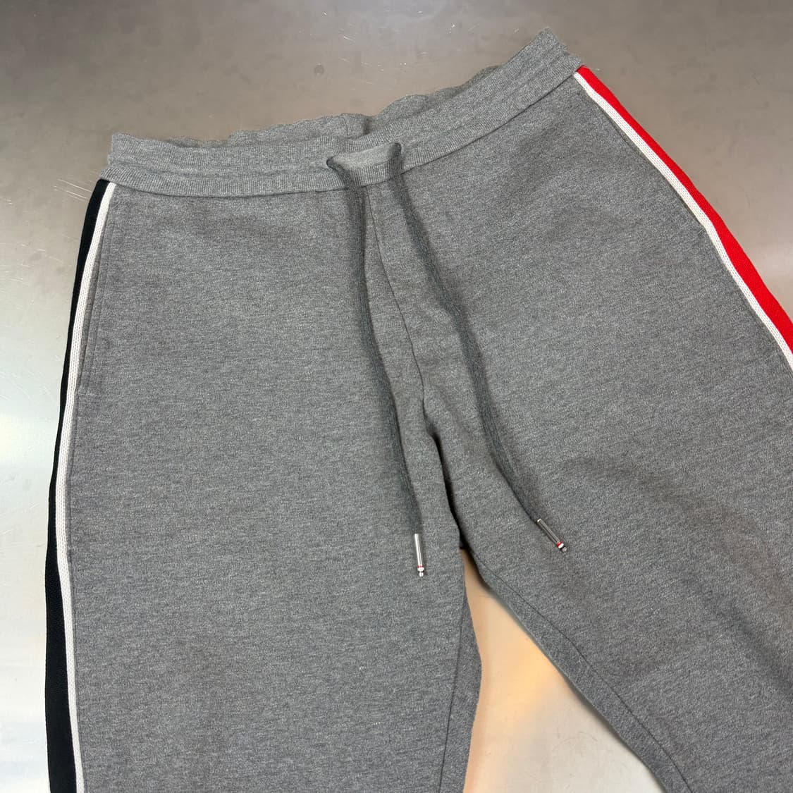 [리오브] 톰브라운 RWB 스트라이프 사이드 트랙 조거팬츠 상품이미지3