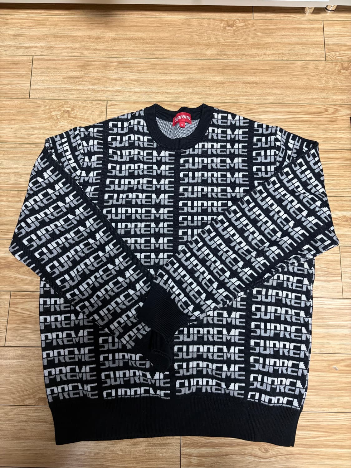 슈프림 니트 상품이미지1