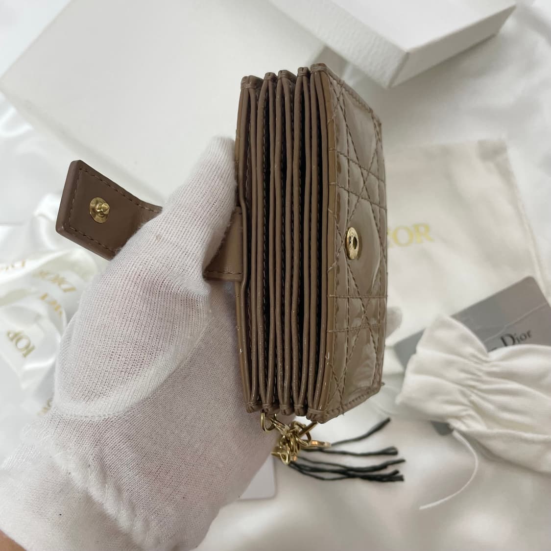 디올 레이디 아코디언 카드지갑 페이던트 A급 풀세트 베이지 상품이미지8