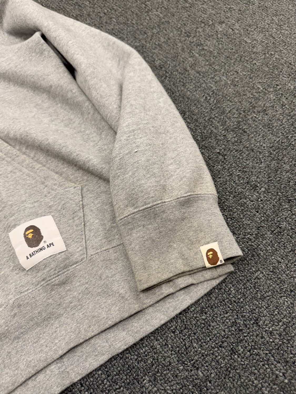 XL)베이프 빈티지 해피뉴이어 그레이 기모 후드티 상품이미지3
