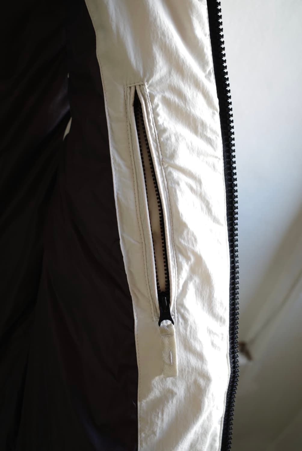 CP컴퍼니 고글 패딩조끼 판매(2xl) 상품이미지6