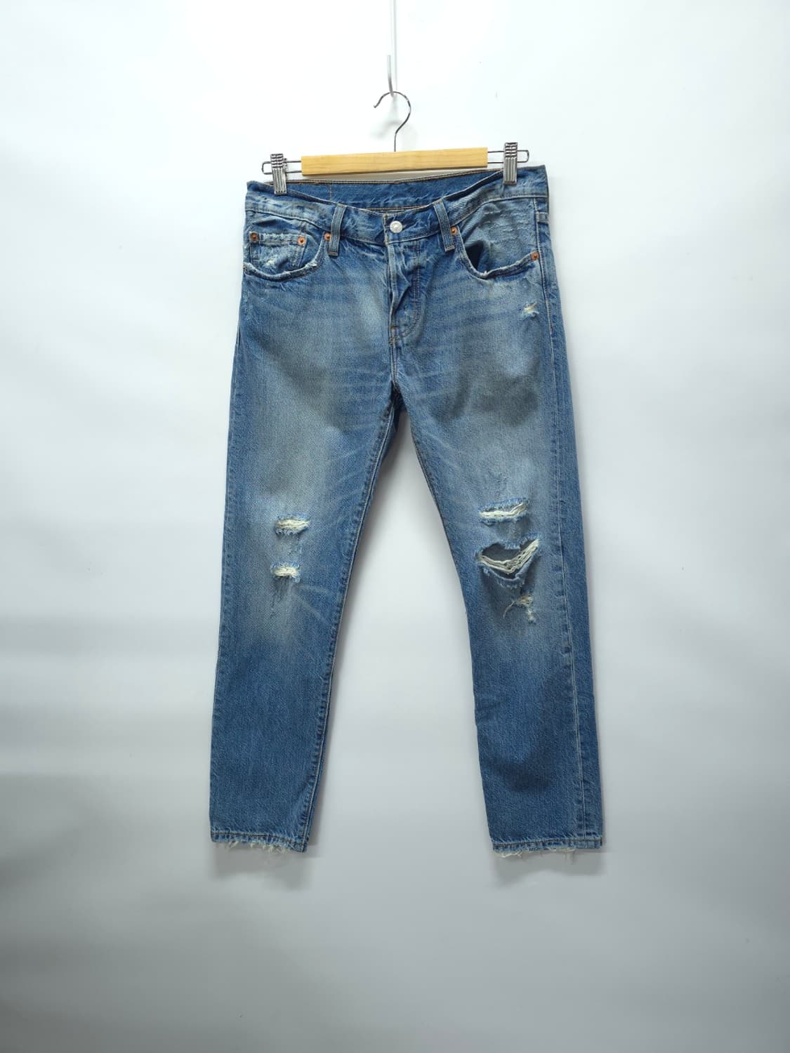 리바이스 여성 501 CT 빈티지 워싱 디스트로이드 데님 팬츠(28) 상품이미지1