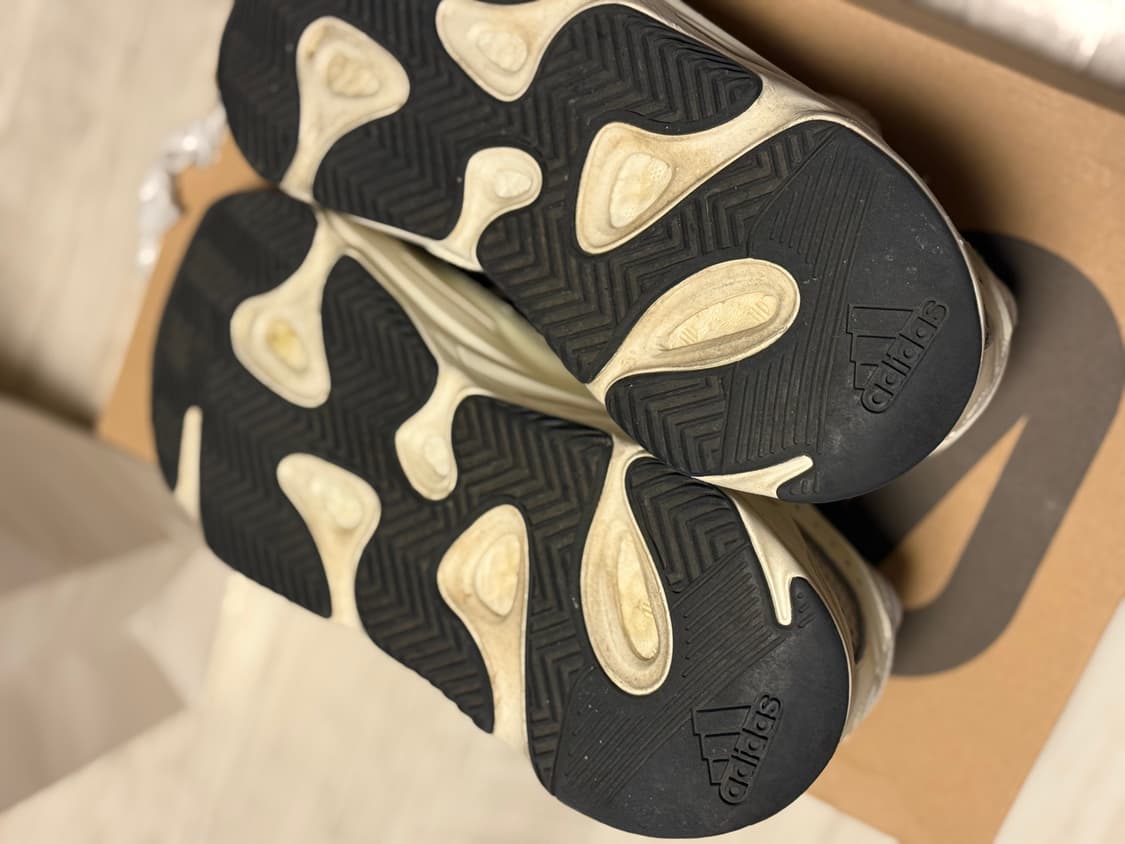 [285] 아디다스 이지 700 스태틱  상품이미지2