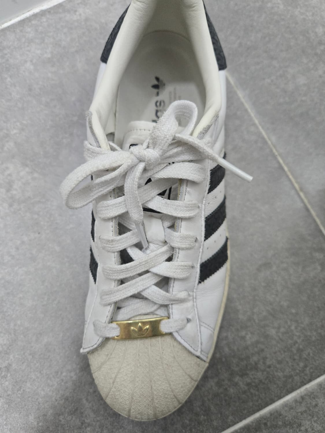 [희귀/일본구매] 아디다스 슈퍼스타 82 화이트 블랙 스네이크  상품이미지5
